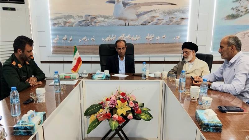 امامجمعه دیر: مردمی بودن برجستهترین ویژگی شهدای خدمت است