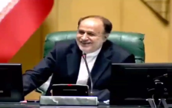 تذکر حاجی‌بابایی به ناطق بدون نظر: اگر نظری نداری پس چرا 2 دقیقه حرف زدی؟!