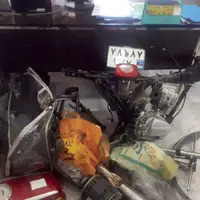 سرقت موتورسیکلت مقابل چشمان حیرت‌زده مالک!