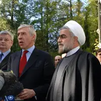 انتقاد «کیهان» از روحانی: چطور باور کردید که «آقا اجازه»‌‌ها نظر آمریکا را وتو می‌کنند؟!