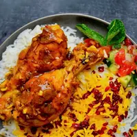 زرشک پلو با مرغ عروسی؛ مواظب باش انگشتات رو باهاش نخوری!
