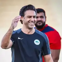 فرهاد مجیدی در اینسو یا آنسوی دبی!