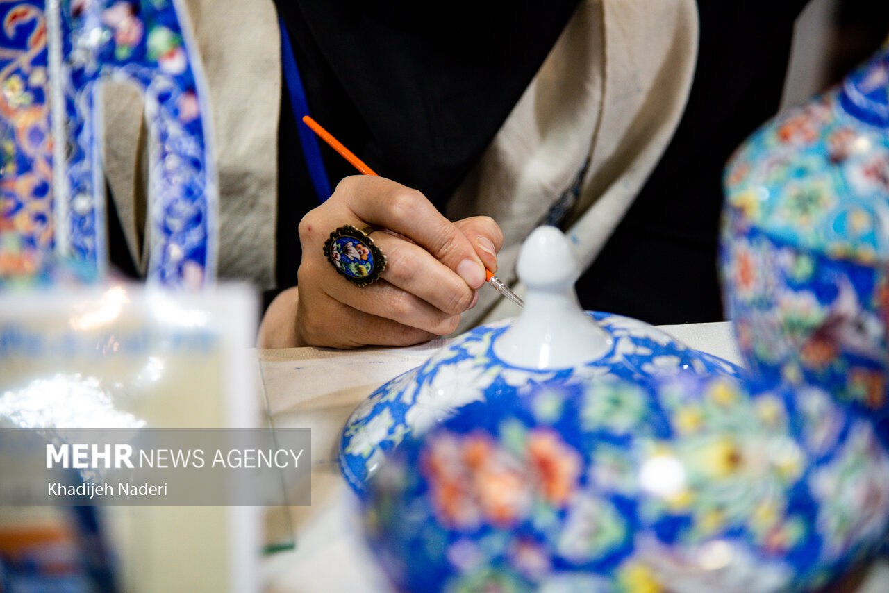  یازدهمین نمایشگاه گل و گیاه، سوغات و صنایع دستی اقوام در اصفهان