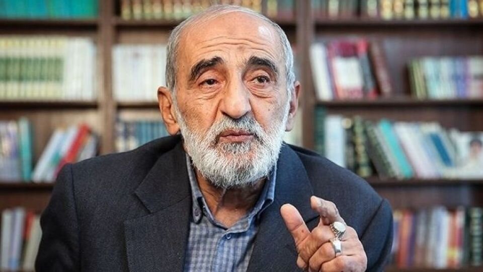 انتظار حسین شریعتمداری از مسئولان؛ تا وقتی که ترامپ عذرخواهی نکرده، مذاکره را متوقف کنید