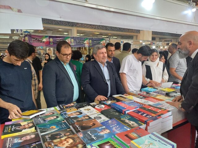 بازدید رئیس شورای اطلاع‌رسانی دولت از نمایشگاه بین‌المللی کتاب تهران