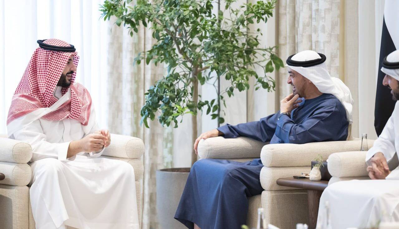 بررسی آخرین تحولات خاورمیانه در دیدار رئیس امارات و وزیر دفاع عربستان