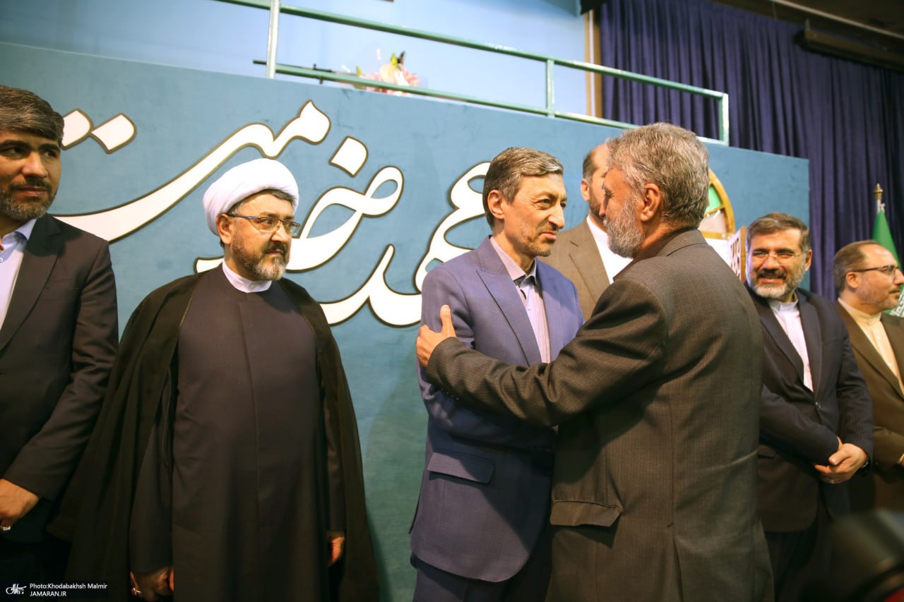 عکس/ همایش "عهد خدمت" در حسینیه جماران