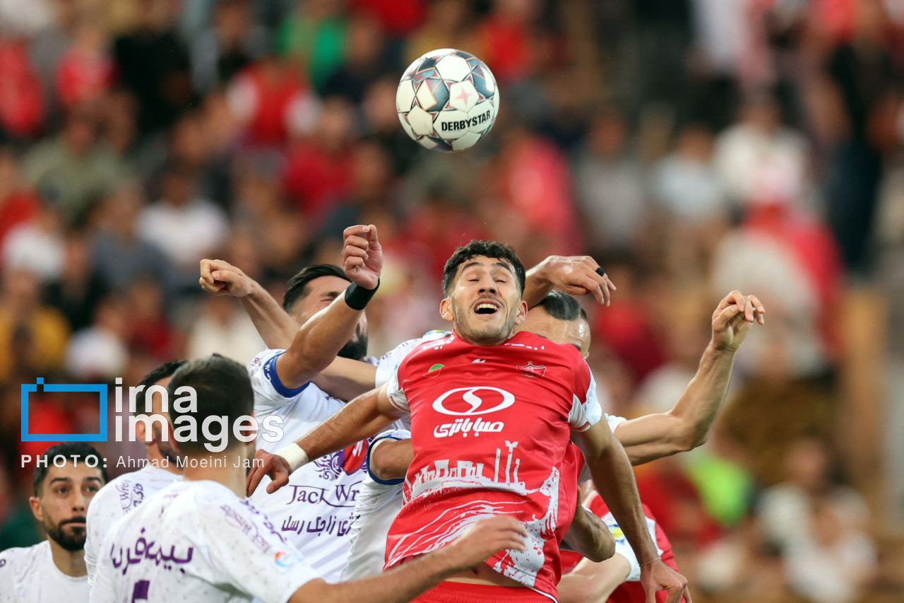 لیگ برتر فوتبال؛ بازی پرسپولیس و هوادار