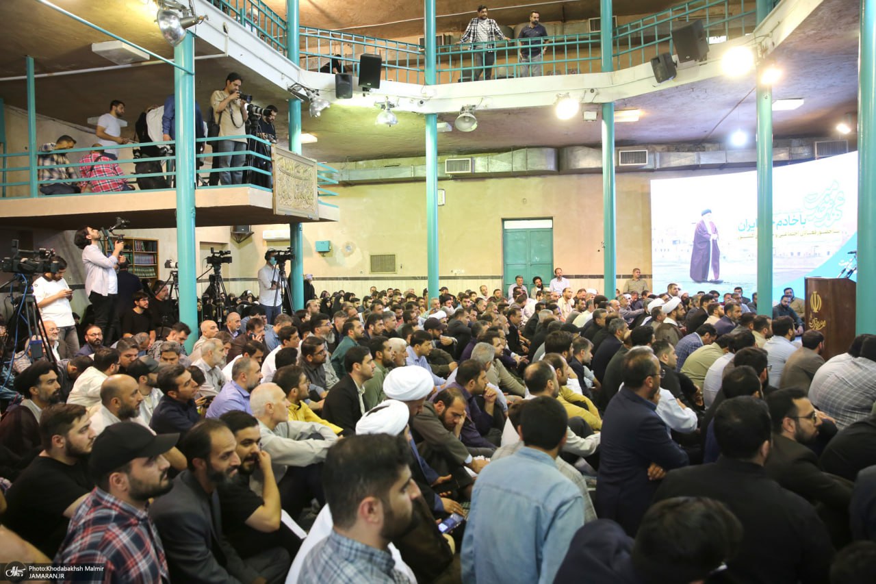 عکس/ همایش "عهد خدمت" در حسینیه جماران