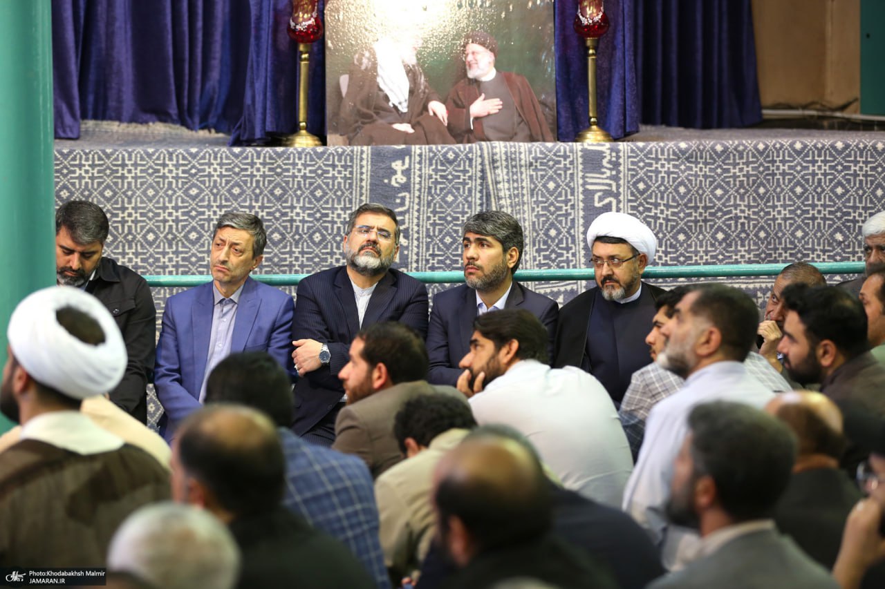 عکس/ همایش "عهد خدمت" در حسینیه جماران
