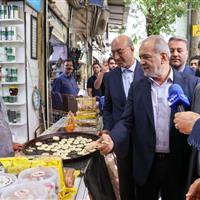 بازدید سرزده پزشکیان از بازار سنتی کرمانشاه/ گفت‌وگوی صمیمی با مردم