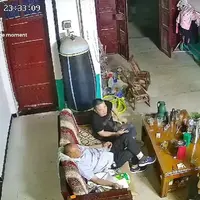 لحظه انفجار مخزن فشار آب در خانه