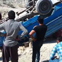 واژگونی نیسان در تایباد با ۱۲ مصدوم 