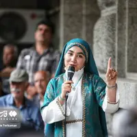  نقالیِ کودکان در آرامگاه بوعلی