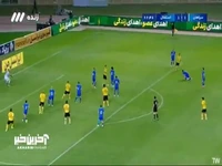 دو موقعیت پیاپی سپاهان روی دروازه استقلال که از دست رفت