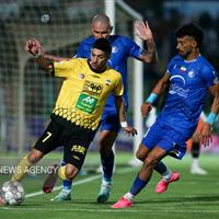 نبرد حساس در نقش جهان؛ استقلال و سپاهان در نیمه اول به تساوی رسیدند!
