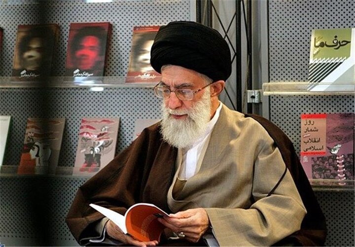 رهبر انقلاب: زبان فارسی زبان کشش‌داری است و جزو زبان‌هایی است که می‌تواند توسعه پیدا کند