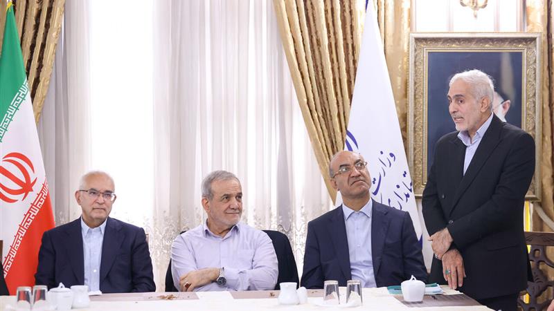 دستور پزشکیان برای تسریع در روند رفع موانع تولید و حمایت از کارآفرینان کرمانشاه