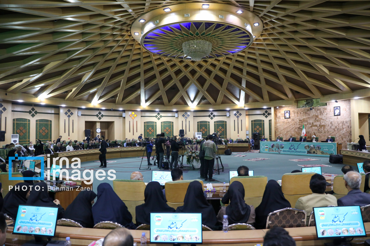 عکس/ سفر رئیس جمهور به استان کرمانشاه
