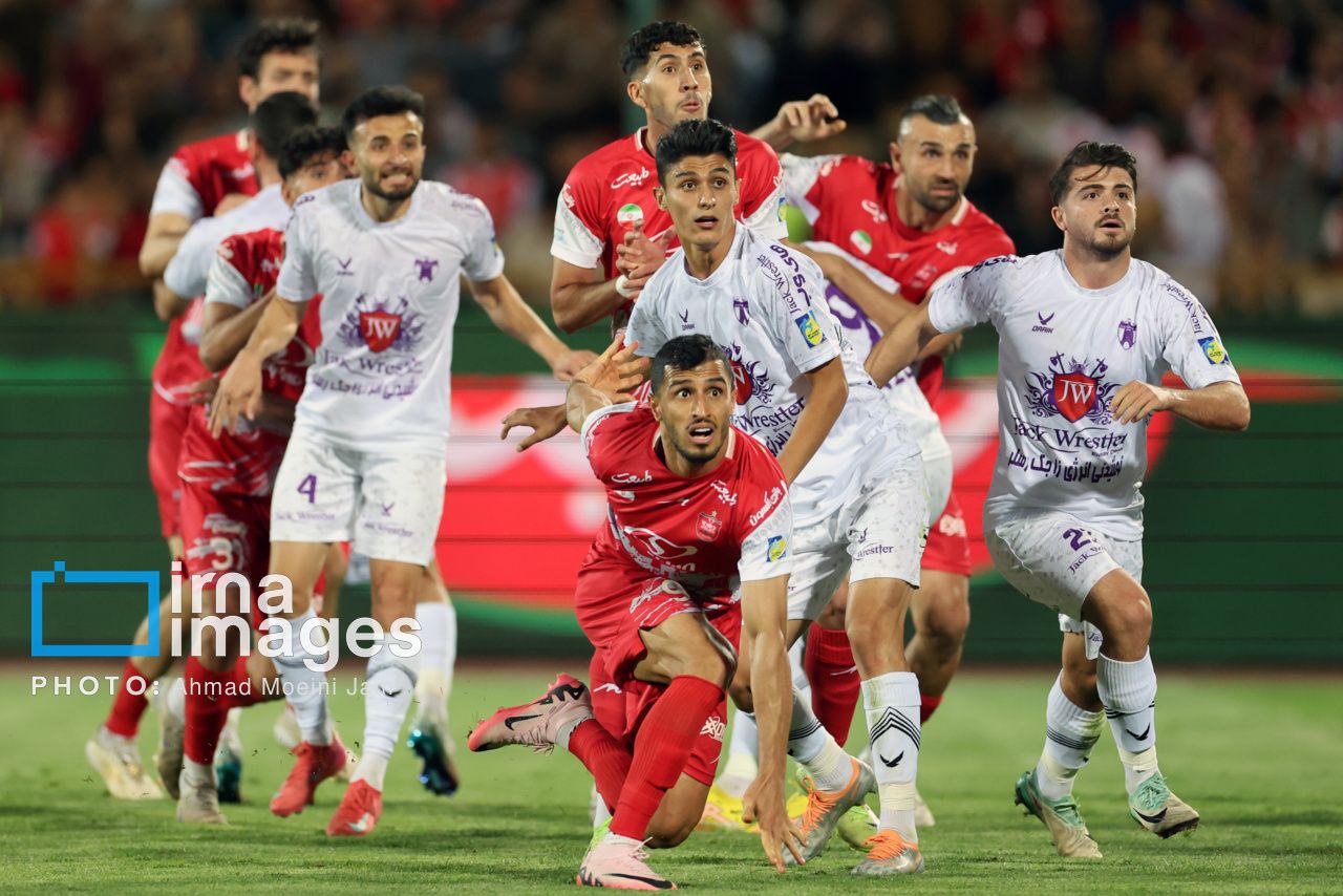 لیگ برتر فوتبال؛ بازی پرسپولیس و هوادار