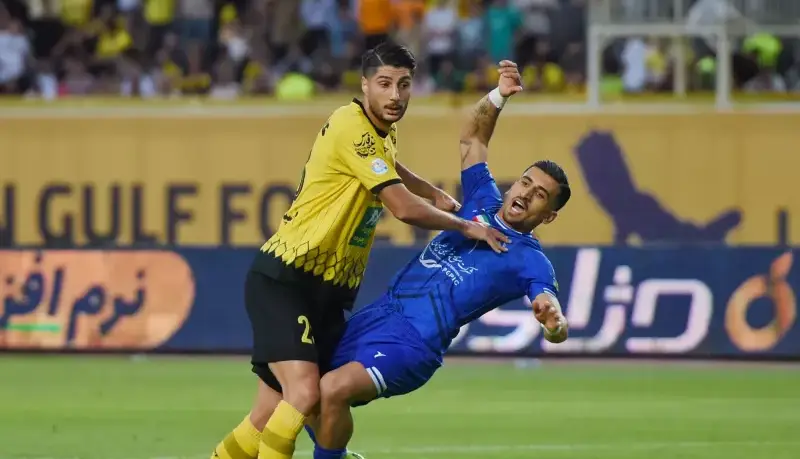 استقلال تاج و تخت را به پرسپولیس و سپاهان داد