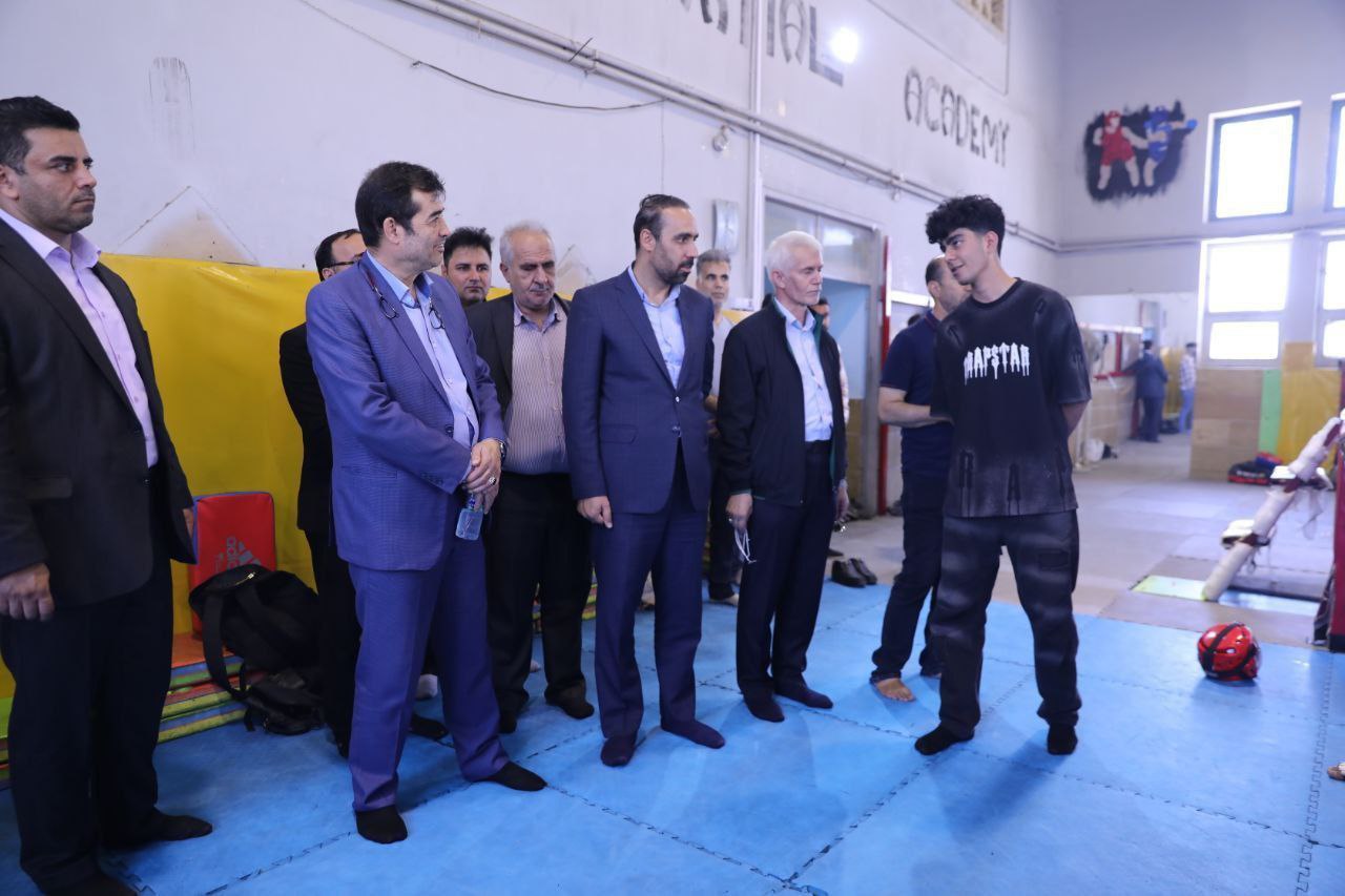 بازدید وزیر ورزش و جوانان از سالن ورزش‌های رزمی ورزشگاه هرندی