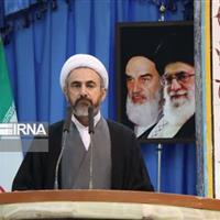 امام جمعه ایلام: نگذاریم دشمن با تفرقه، مسیر پیشرفت کشور را مختل کند