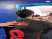 پایکوبی شاگردان فلیک در  رختکن 