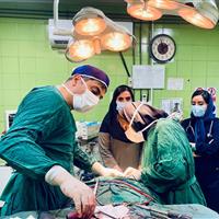 انجام یکی از پیچیده‌ترین جراحی‌های ستون فقرات بر روی گردن در پارس‌آباد