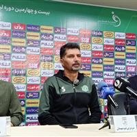 حسینی: اخراج بازیکن شمس آذر به برد ما کمک کرد