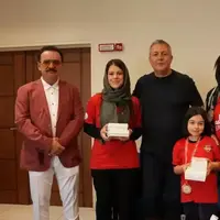 زنوزی فرش نفیس به اسکوچیچ داد