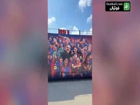 جشن خیابانی بازیکنان بارسلونا با هواداران پس از قهرمانی در لالیگا