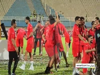 جشن تراکتوری‌ها و سلفی ترابی با هوادار معلول