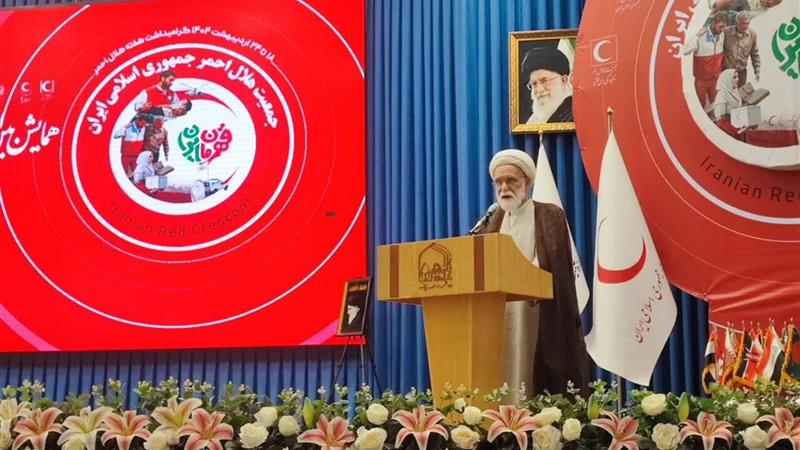 هیچ عملی در ترازوی ارزشها برتر از احسان و نیکی به بندگان خدا نیست