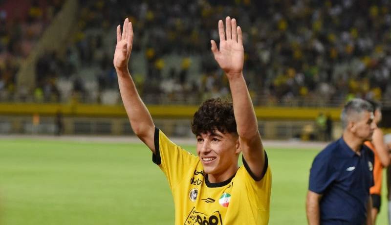 ستارهها جوان سپاهان را زیر پر و بال گرفتند
