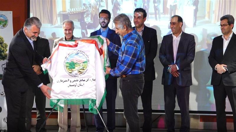 چهار جایزه جشنواره منابع طبیعی و رسانه کردستان به ایرنا رسید
