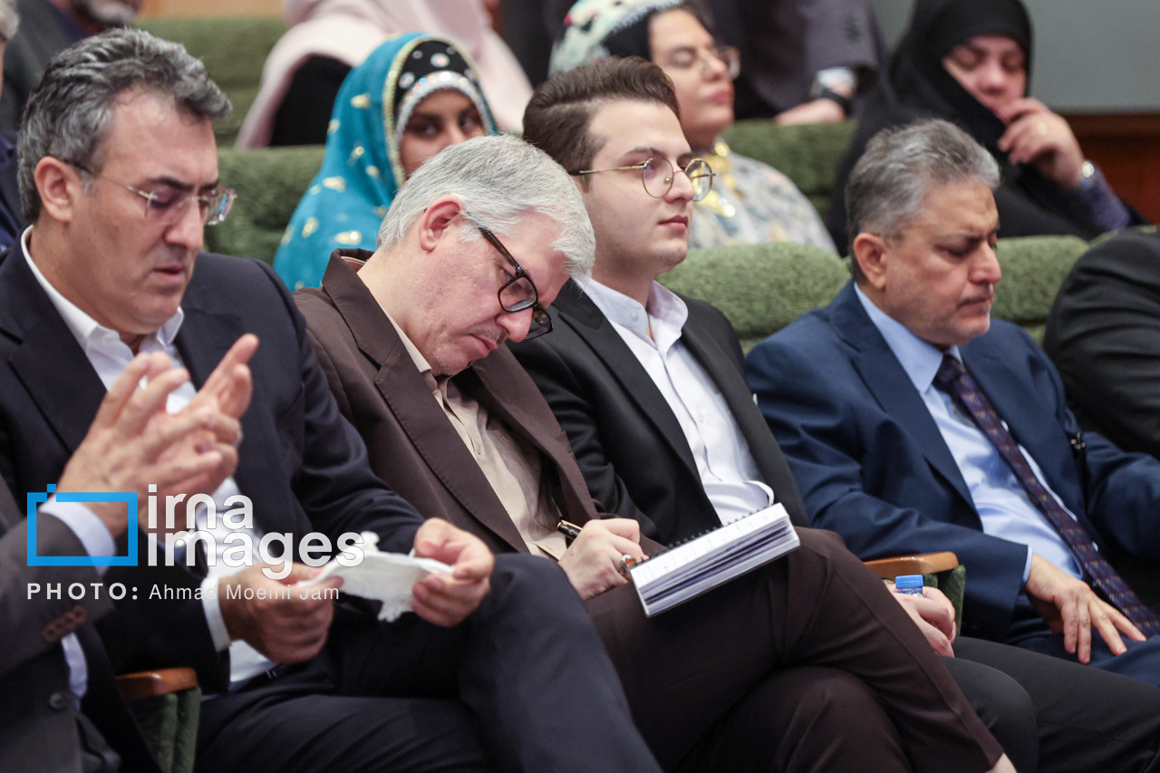 عکس/ همایش روز جهانی ارتباطات باحضور رئیس جمهور