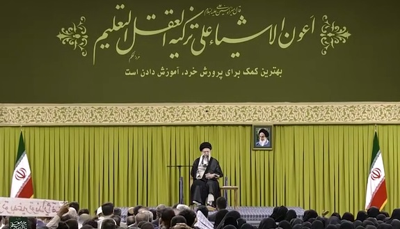 انتقاد رهبر انقلاب از کتاب های درسی؛ جذاب نیست