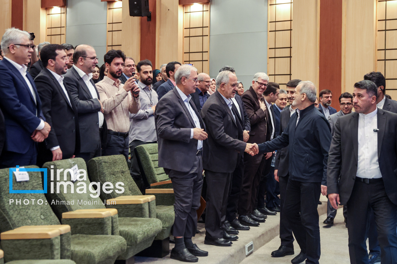 عکس/ همایش روز جهانی ارتباطات باحضور رئیس جمهور