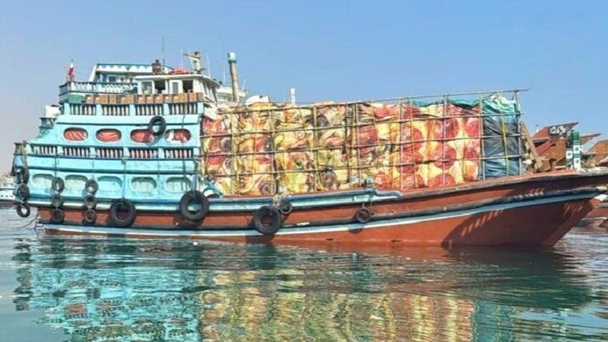 توقیف یک لنج با ۱۷۶ دستگاه ماینر قاچاق در خلیج فارس