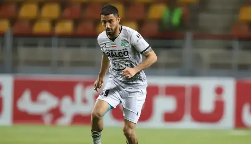 خداحافظی بازیکن جدید پرسپولیس با لباس سفید