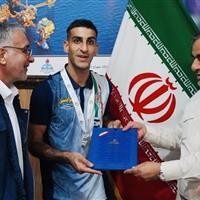 ملی‌پوش خارگی تجلیل شد