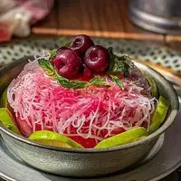 خوردن فالوده شیرازی توی این هوای گرم میچسبه