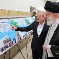 بازدید رهبر انقلاب از نمایشگاه «همه با هم برای ایران برای مدرسه»