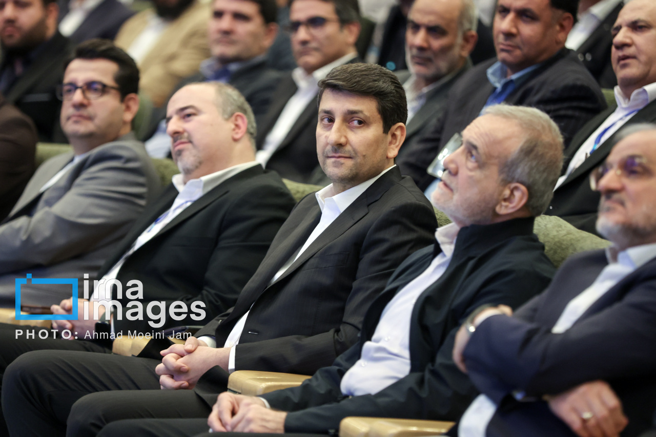 عکس/ همایش روز جهانی ارتباطات باحضور رئیس جمهور