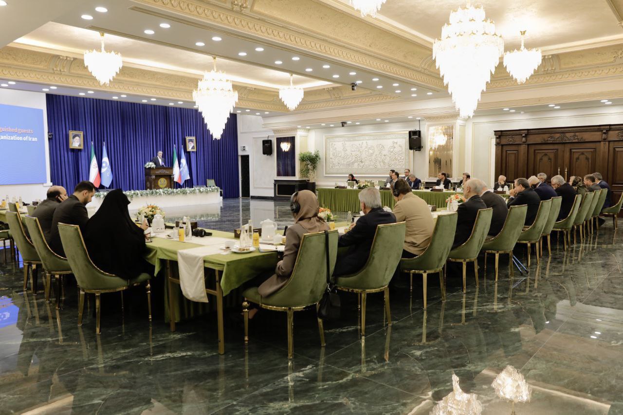 عکس/ دیدار اعضای نهاد بین‌المللی پوگواش با وزیر امورخارجه و رییس سازمان انرژی اتمی ایران  