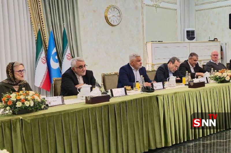 عکس/ دیدار اعضای نهاد بین‌المللی پوگواش با وزیر امورخارجه و رییس سازمان انرژی اتمی ایران  