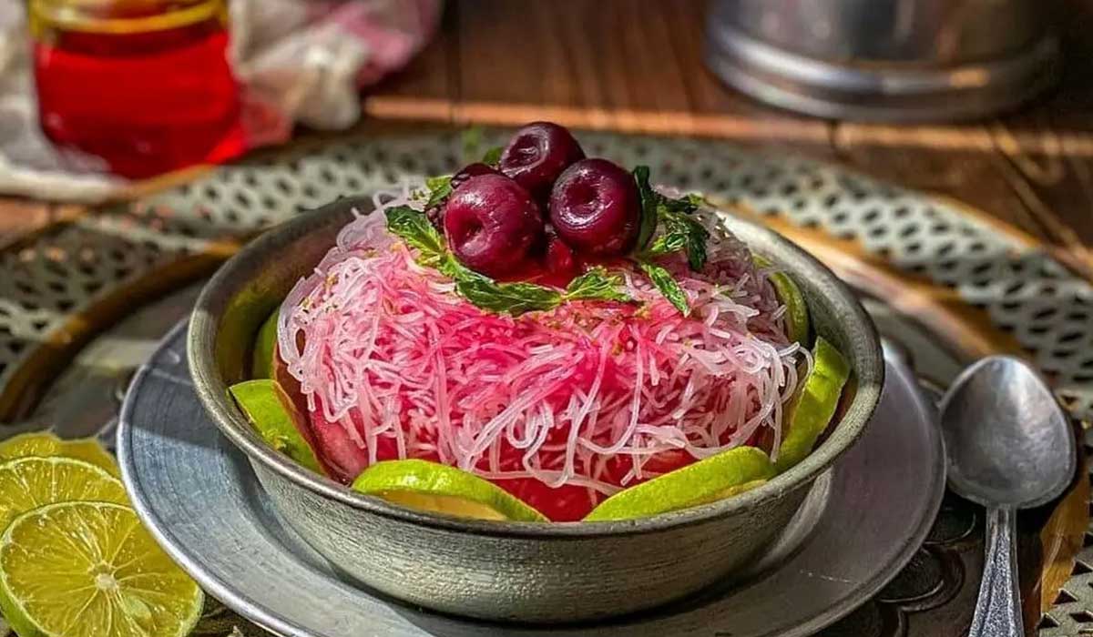 خوردن فالوده شیرازی توی این هوای گرم میچسبه