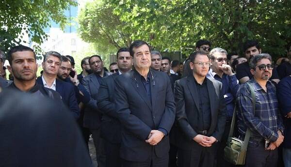 حضور وزیر در مراسم تشییع عکاس جانباخته در پیست اتومبیلرانی