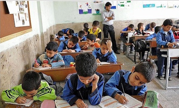 سرمقاله جوان/ چه کسی به ما دستور داده نظام تعلیمی را نقد کنیم؟!